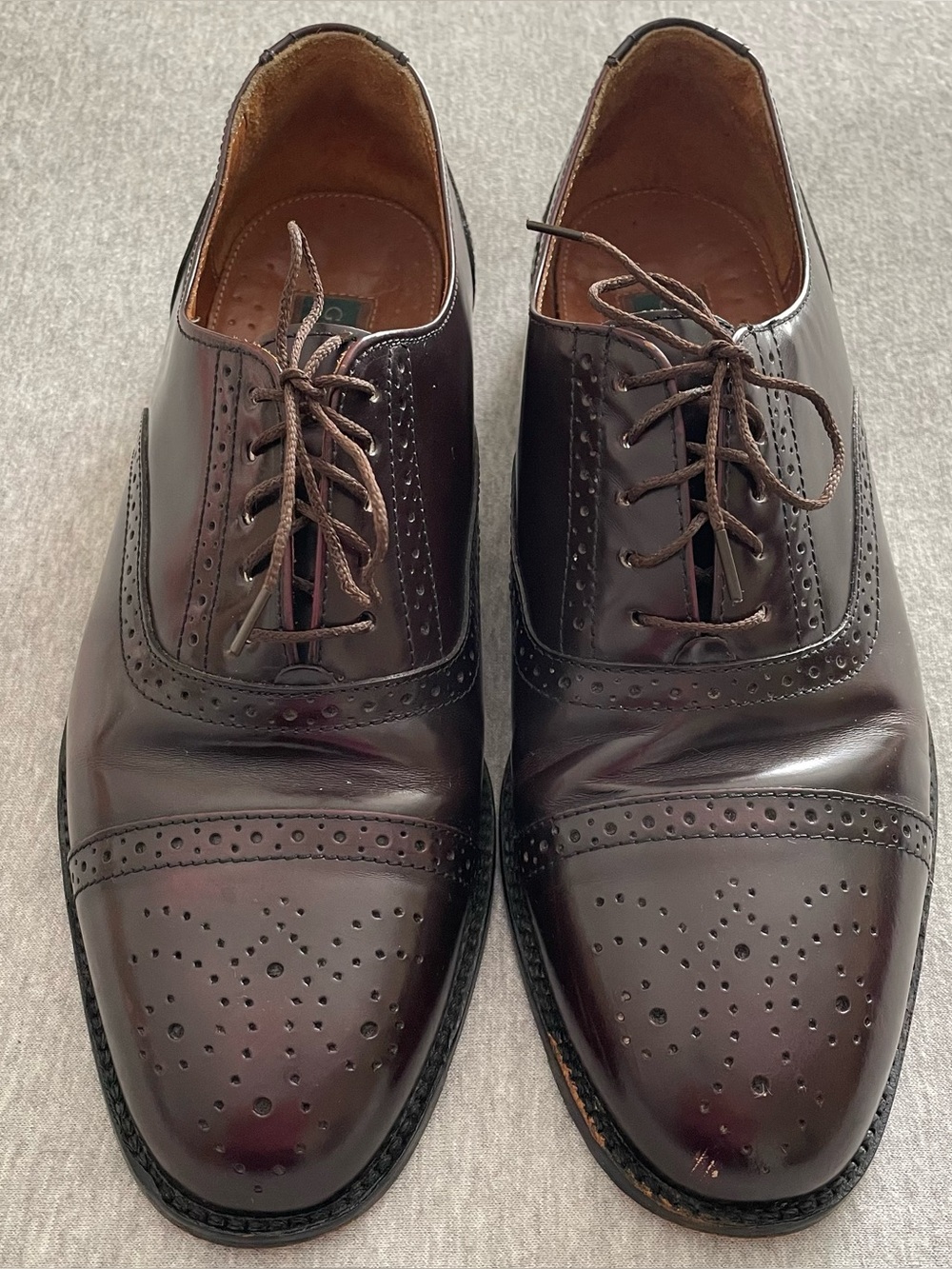 G.H. Bass & Co Men's Size 9D Dark Brown Cap-Toe Brogue Lace Up Oxfords READ